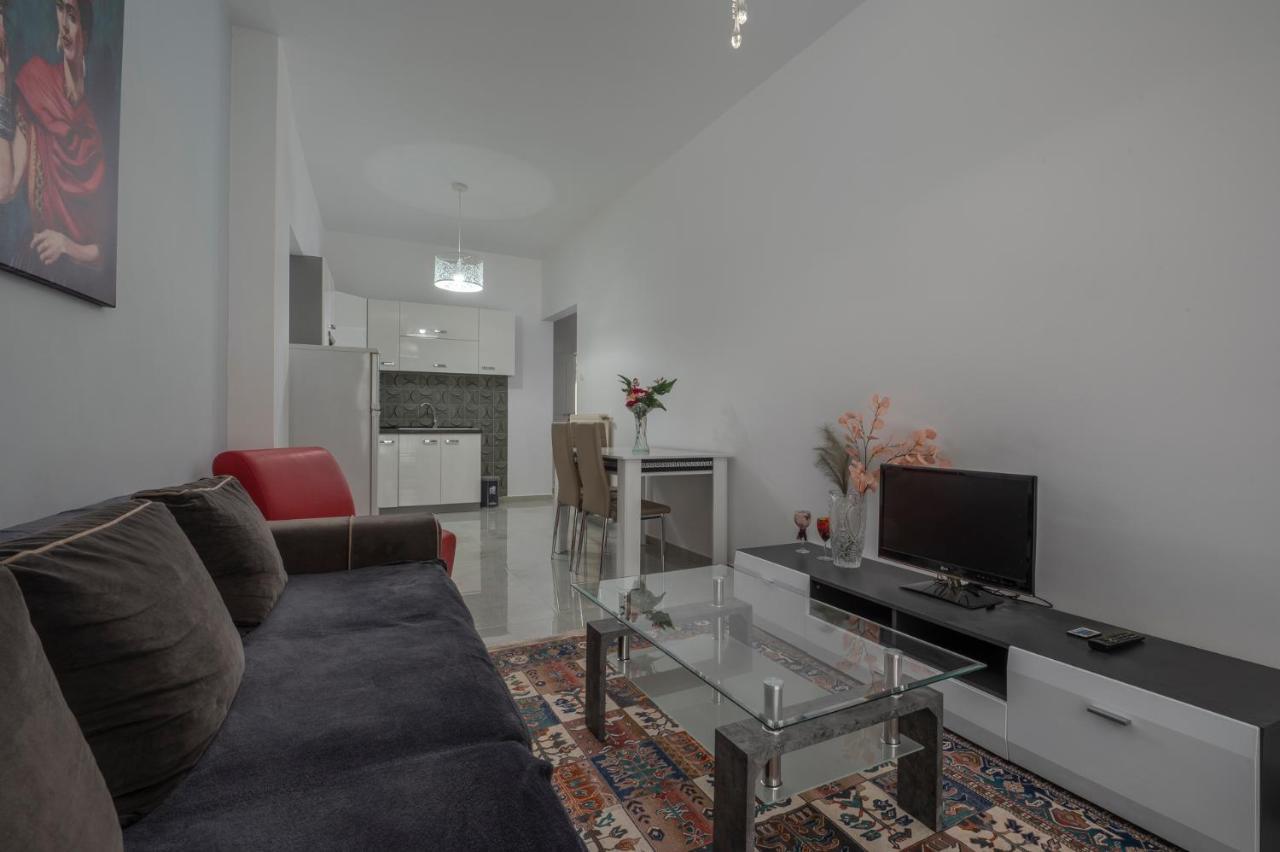 Kosmos Service Apartment City Center 3 With Additional Cost Parking Szaloniki Kültér fotó